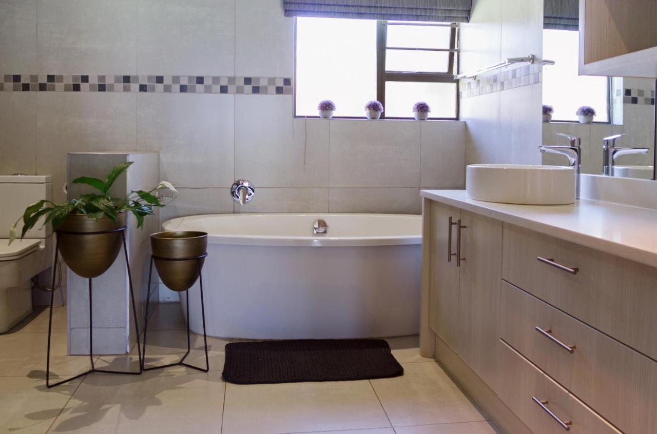 Figberry Guestrooms Bloemfontein Exteriör bild